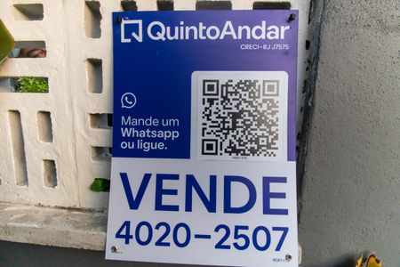 Casa de condomínio à venda com 240m², 4 quartos e 3 vagasPlaquinha 