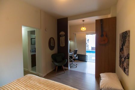 Casa de condomínio à venda com 240m², 4 quartos e 3 vagasSuíte 