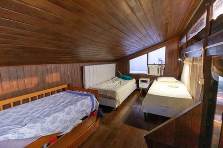 Casa de condomínio à venda com 240m², 4 quartos e 3 vagasQuarto 2