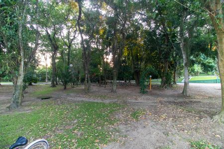 Casa de condomínio à venda com 240m², 4 quartos e 3 vagasÁrea comum