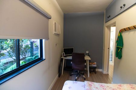 Casa de condomínio à venda com 240m², 4 quartos e 3 vagasQuarto 1