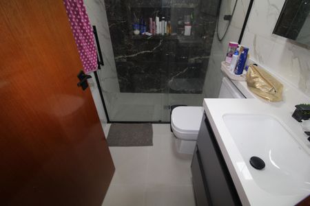 Casa à venda com 220m², 4 quartos e 2 vagasBanheiro