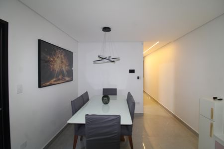 Casa à venda com 220m², 4 quartos e 2 vagasCozinha