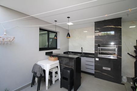 Casa à venda com 220m², 4 quartos e 2 vagasÁrea de Serviço