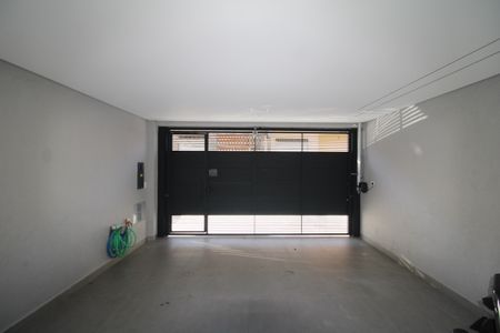 Casa à venda com 220m², 4 quartos e 2 vagasGaragem