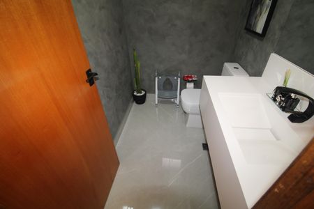 Casa à venda com 220m², 4 quartos e 2 vagasLavabo