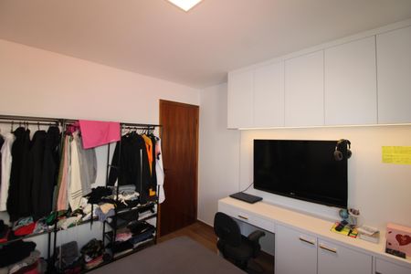 Casa à venda com 220m², 4 quartos e 2 vagasQuarto 3