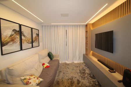 Casa à venda com 220m², 4 quartos e 2 vagasSala