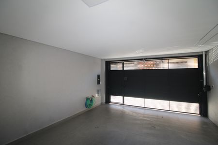 Casa à venda com 220m², 4 quartos e 2 vagasGaragem