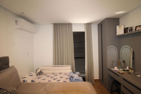 Casa à venda com 220m², 4 quartos e 2 vagasQuarto 1