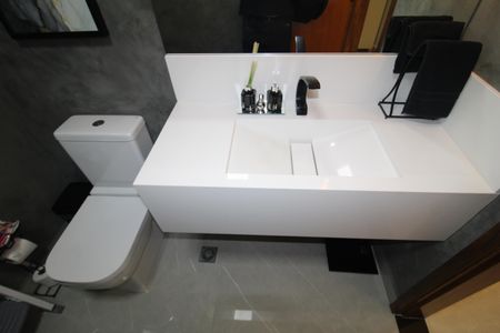 Casa à venda com 220m², 4 quartos e 2 vagasLavabo