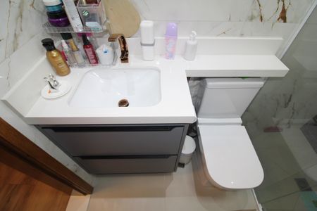 Casa à venda com 220m², 4 quartos e 2 vagasQuarto 1 - Banheiro