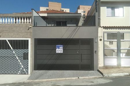 Casa à venda com 220m², 4 quartos e 2 vagasFachada