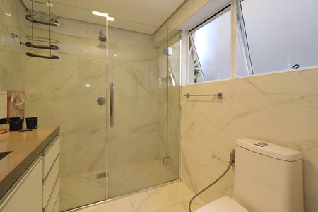 Apartamento à venda com 110m², 3 quartos e 1 vaga Apartamento à venda com 110m², 3 quartos e 1 vagaBanheiro da Suíte 2