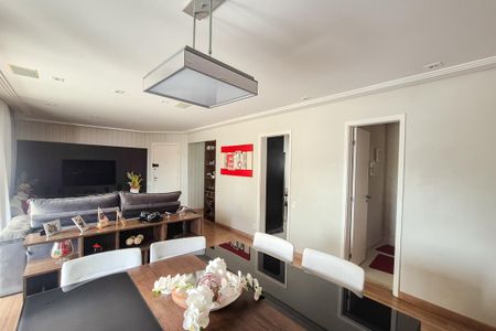 Apartamento à venda com 128m², 3 quartos e 2 vagasSala