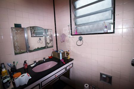 Casa para alugar com 723m², 5 quartos e 2 vagasBanheiro 2