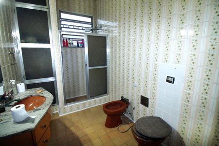 Casa para alugar com 723m², 5 quartos e 2 vagasBanheiro 1