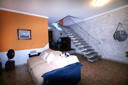 Sala de casa para alugar com 5 quartos, 723m² em Olaria, Rio de Janeiro