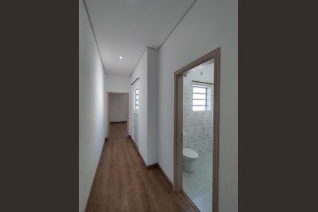 Casa à venda com 100m², 2 quartos e 1 vaga Casa à venda com 100m², 2 quartos e 1 vagaCorredor