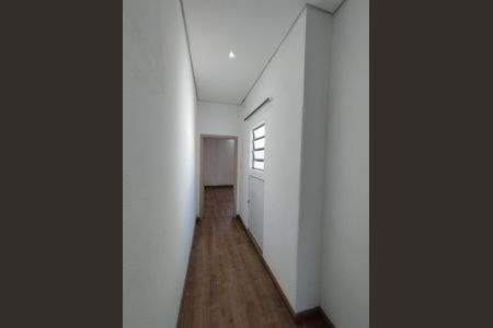 Casa à venda com 100m², 2 quartos e 1 vaga Casa à venda com 100m², 2 quartos e 1 vagaCorredor