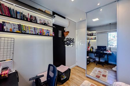 Apartamento à venda com 95m², 3 quartos e 2 vagasQuarto 2