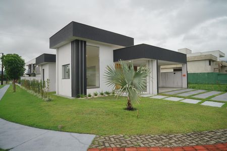 Casa de condomínio para alugar com 360m², 3 quartos e 2 vagas Casa de condomínio para alugar com 360m², 3 quartos e 2 vagasFachada