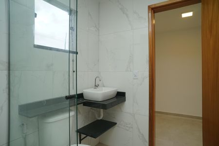 Casa de condomínio para alugar com 360m², 3 quartos e 2 vagas Casa de condomínio para alugar com 360m², 3 quartos e 2 vagasBanheiro do Quarto 3