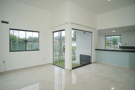 Casa de condomínio para alugar com 360m², 3 quartos e 2 vagas Casa de condomínio para alugar com 360m², 3 quartos e 2 vagasSala