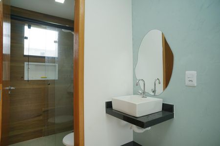 Casa de condomínio para alugar com 360m², 3 quartos e 2 vagas Casa de condomínio para alugar com 360m², 3 quartos e 2 vagasBanheiro Social