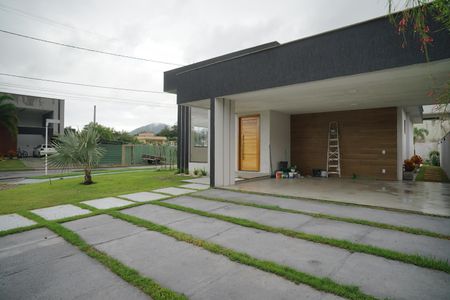 Casa de condomínio para alugar com 360m², 3 quartos e 2 vagas Casa de condomínio para alugar com 360m², 3 quartos e 2 vagasFachada