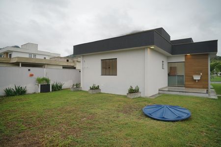 Casa de condomínio para alugar com 360m², 3 quartos e 2 vagas Casa de condomínio para alugar com 360m², 3 quartos e 2 vagasQuintal