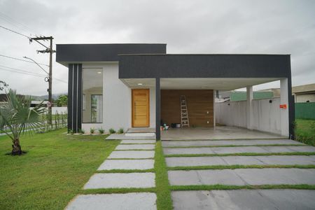 Casa de condomínio para alugar com 360m², 3 quartos e 2 vagas Casa de condomínio para alugar com 360m², 3 quartos e 2 vagasFachada