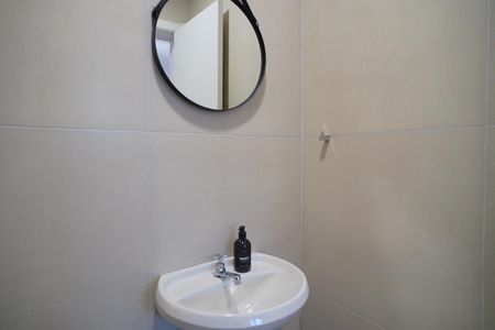 Lavabo  de apartamento para alugar com 1 quarto, 65m² em Protásio Alves, Porto Alegre