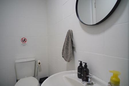 Apartamento para alugar com 65m², 1 quarto e sem vagaBanheiro 