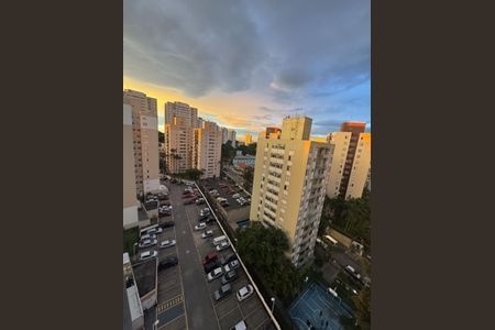 Vista da janela de apartamento à venda com 2 quartos, 47m² em Taboão, São Paulo