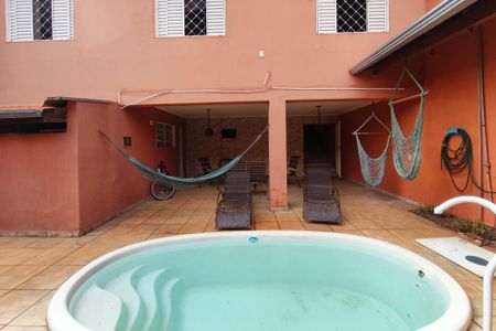 Casa para alugar com 300m², 4 quartos e 2 vagasQuintal - Piscina