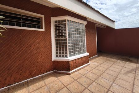 Casa para alugar com 300m², 4 quartos e 2 vagasQuintal