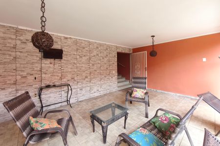 Casa para alugar com 300m², 4 quartos e 2 vagasQuintal