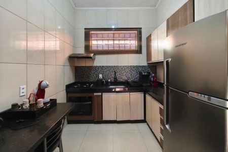 Casa para alugar com 300m², 4 quartos e 2 vagasCozinha