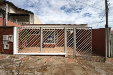 Casa para alugar com 300m², 4 quartos e 2 vagasFachada