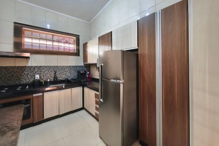 Casa para alugar com 300m², 4 quartos e 2 vagasCozinha