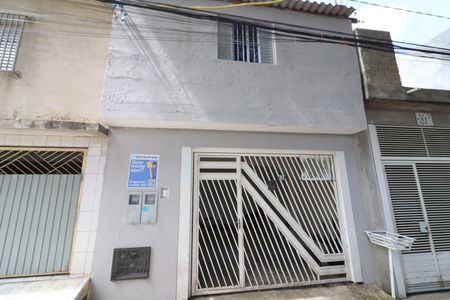 Casa para alugar com 60m², 2 quartos e sem vagaFachada