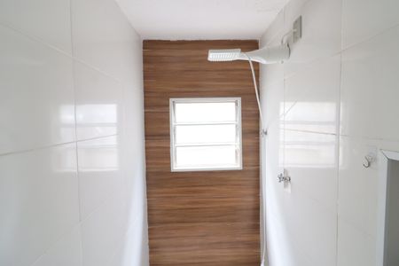 Banheiro de casa para alugar com 2 quartos, 60m² em Jardim Roberto, Osasco