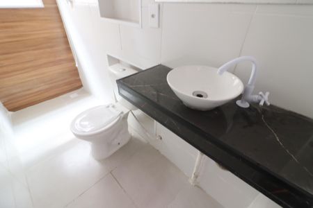 Banheiro de casa para alugar com 2 quartos, 60m² em Jardim Roberto, Osasco