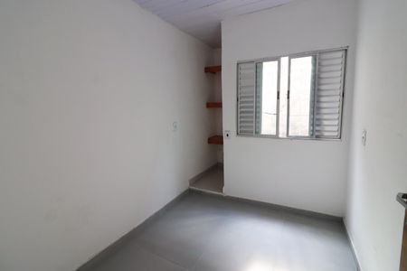Quarto 2 de casa para alugar com 2 quartos, 60m² em Jardim Roberto, Osasco