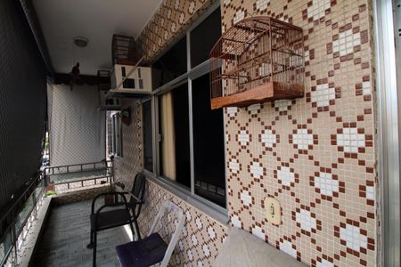 Apartamento à venda com 75m², 2 quartos e 1 vagaVaranda