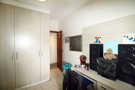 Apartamento à venda com 75m², 2 quartos e 1 vagaQuarto 2