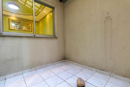 Casa à venda com 115m², 3 quartos e 2 vagasJardim de Inverno