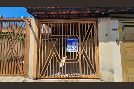 Casa à venda com 115m², 3 quartos e 2 vagasFachada