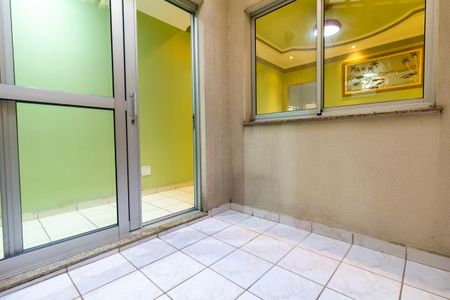 Casa à venda com 115m², 3 quartos e 2 vagasJardim de Inverno